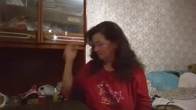 Snapshot of GypsiQueen2 chatting on 11.07.25 GypsiQueen2 online show from 11.07.25