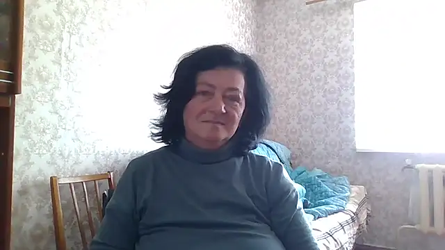 Snapshot of GypsiQueen2 chatting on 04.23.26 GypsiQueen2 online show from 04.23.26