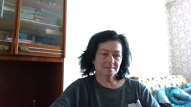 Snapshot of GypsiQueen2 chatting on 04.25.26 GypsiQueen2 online show from 04.25.26