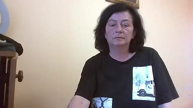 Snapshot of GypsiQueen2 chatting on 05.05.26 GypsiQueen2 online show from 05.05.26