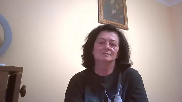 Snapshot of GypsiQueen2 chatting on 05.11.26 GypsiQueen2 online show from 05.11.26