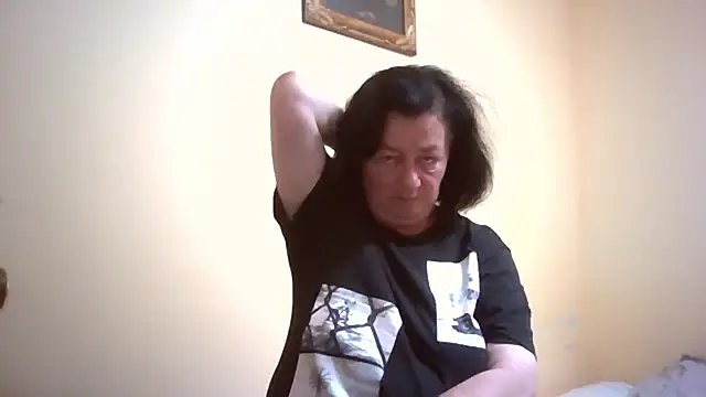 Snapshot of GypsiQueen2 chatting on 05.25.26 GypsiQueen2 online show from 05.25.26