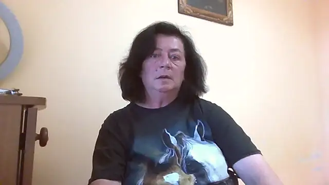 Snapshot of GypsiQueen2 chatting on 06.01.26 GypsiQueen2 online show from 06.01.26