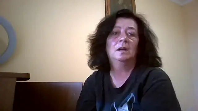 Snapshot of GypsiQueen2 chatting on 06.04.26 GypsiQueen2 online show from 06.04.26