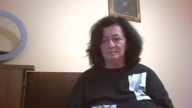 Snapshot of GypsiQueen2 chatting on 06.06.26 GypsiQueen2 online show from 06.06.26