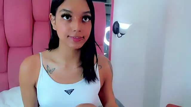 XXVIOLETTAXX online show from 12.19.24