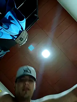 Snapshot of Triplex_Coolness chatting on 09.17.25 Triplex Coolness online show from 09.17.25