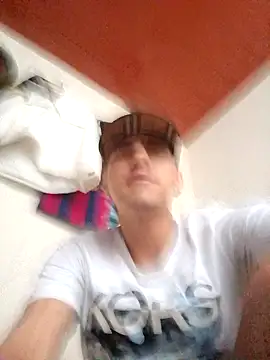 Snapshot of Triplex_Coolness chatting on 09.20.25 Triplex Coolness online show from 09.20.25