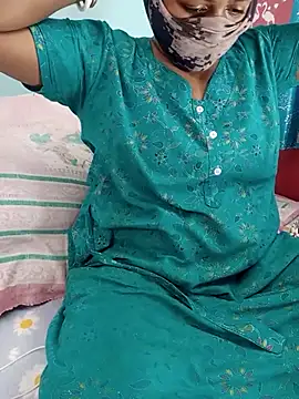 Snapshot of Bengali-boudi chatting on 03.08.26 Bengali-boudi online show from 03.08.26