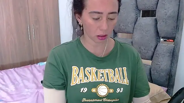 sara hott 1 online show from 02.04.25