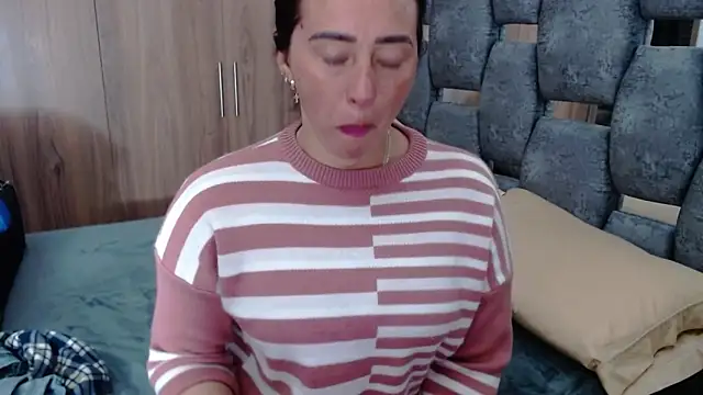 sara hott 1 online show from 02.19.25