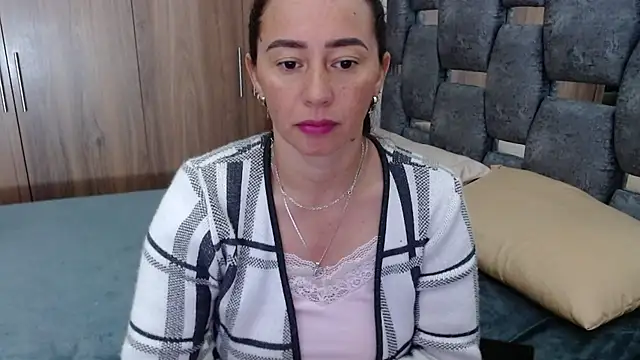 sara hott 1 online show from 03.05.25