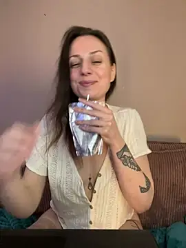 Snapshot of hades4ness chatting on 02.08.25 hades4ness online show from 02.08.25