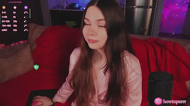 Snapshot of How2Meow chatting on 03.06.26 How2Meow online show from 03.06.26