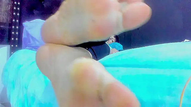 Snapshot of amareto_queen chatting on 11.06.25 amareto queen online show from 11.06.25