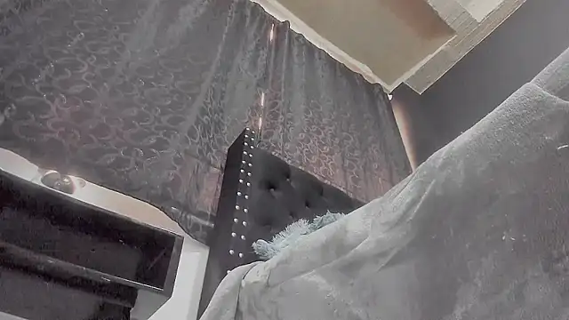 Snapshot of amareto_queen chatting on 01.09.26 amareto queen online show from 01.09.26