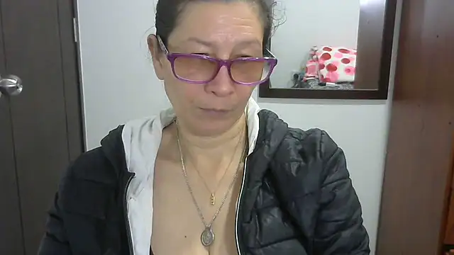 Snapshot of latin49 chatting on 03.08.25 latin49 online show from 03.08.25