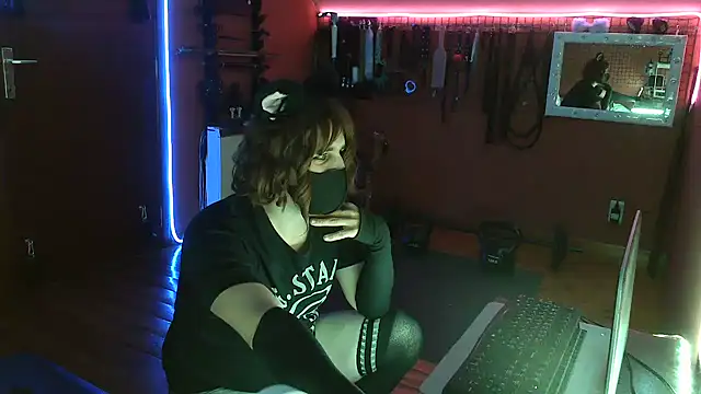 Snapshot of Ginny-the-bdsm-nympho chatting on 04.26.26 Ginny-the-bdsm-nympho online show from 04.26.26