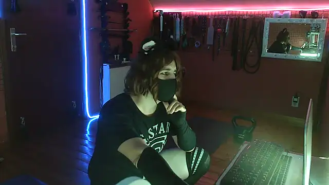 Snapshot of Ginny-the-bdsm-nympho chatting on 05.31.26 Ginny-the-bdsm-nympho online show from 05.31.26