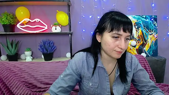 NinaFlawlees online show from 01.23.25