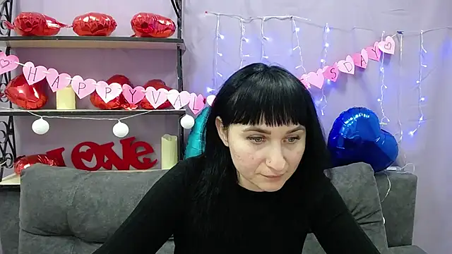 NinaFlawlees online show from 02.15.25