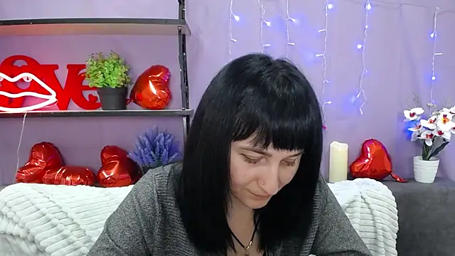 NinaFlawlees online show from 03.08.25