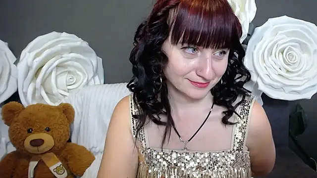 NinaFlawlees online show from 10.12.25