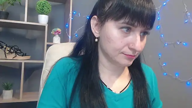 NinaFlawlees online show from 11.22.25