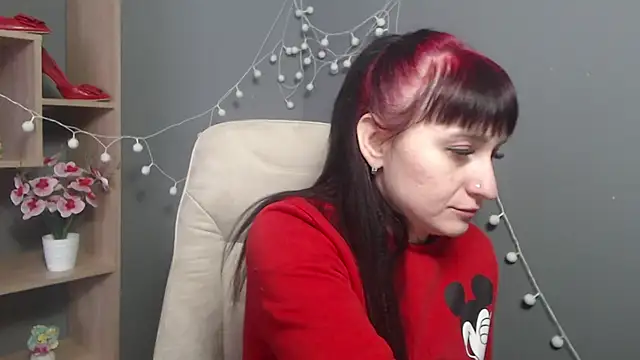 Snapshot of NinaFlawlees chatting on 02.11.26 NinaFlawlees online show from 02.11.26