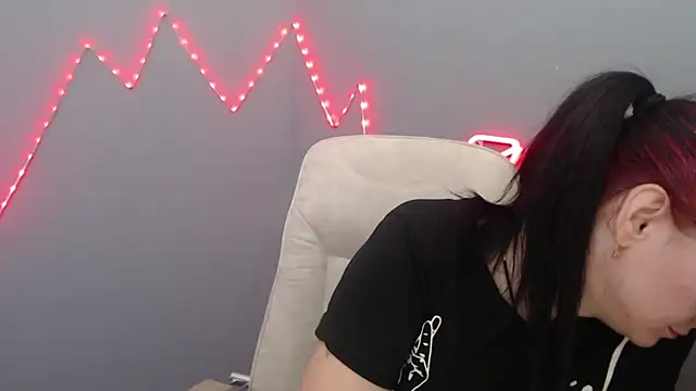 Snapshot of NinaFlawlees chatting on 03.13.26 NinaFlawlees online show from 03.13.26