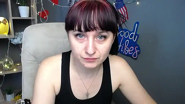 NinaFlawlees online show from 07.11.26