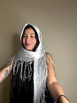 Snapshot of alia_bashar chatting on 11.08.25 alia bashar online show from 11.08.25