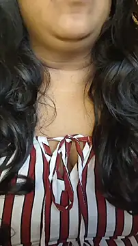 Snapshot of sassy_horny chatting on 12.21.25 sassy horny online show from 12.21.25