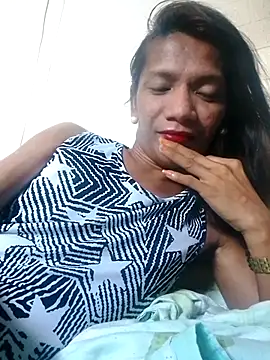 Snapshot of SofiaLibreTs chatting on 12.17.25 SofiaLibreTs online show from 12.17.25