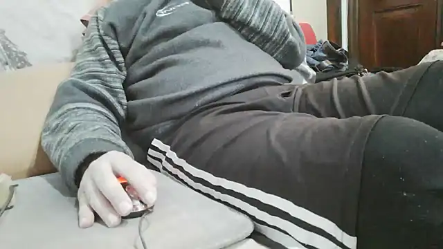 Snapshot of messi_syssy chatting on 05.19.26 messi syssy online show from 05.19.26