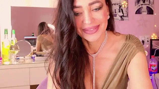 Snapshot of NaomiBlack35 chatting on 12.25.24 NaomiBlack35 online show from 12.25.24