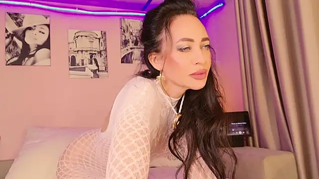 Snapshot of NaomiBlack35 chatting on 10.08.25 NaomiBlack35 online show from 10.08.25