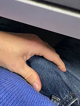 Snapshot of KielerMen chatting on 11.20.25 KielerMen online show from 11.20.25