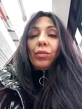 Snapshot of LeticiaWoods chatting on 12.02.24 LeticiaWoods online show from 12.02.24