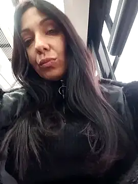 Snapshot of LeticiaWoods chatting on 12.08.24 LeticiaWoods online show from 12.08.24