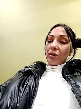 Snapshot of LeticiaWoods chatting on 02.09.25 LeticiaWoods online show from 02.09.25