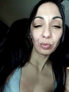 Snapshot of LeticiaWoods chatting on 03.05.25 LeticiaWoods online show from 03.05.25