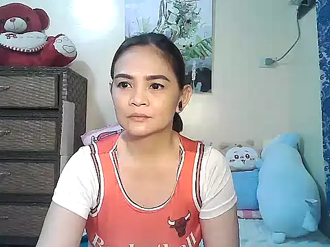 Kisses-13 online show from 05.31.26