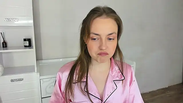 Snapshot of JessicaNickson chatting on 10.31.25 JessicaNickson online show from 10.31.25