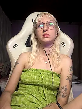 bunnydark00 online show from 11.06.25