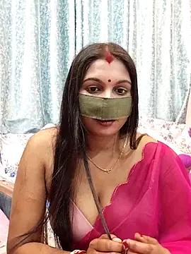 Queen Dolly online show from 03.19.25