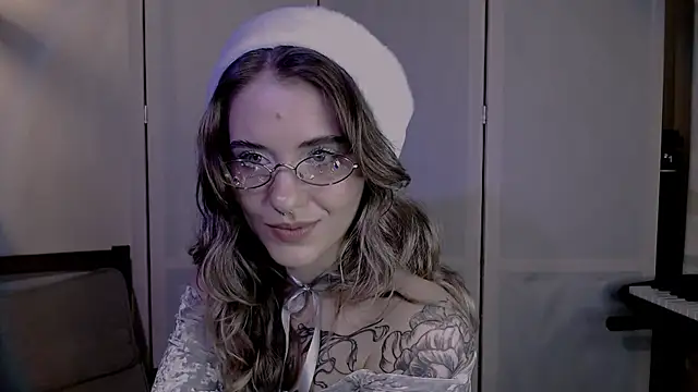 Snapshot of risha_laas chatting on 12.24.24 risha laas online show from 12.24.24