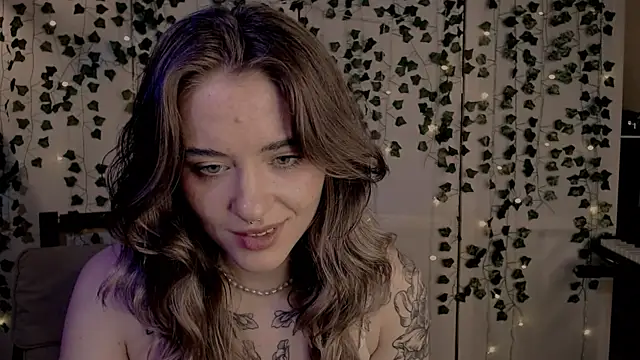 Snapshot of risha_laas chatting on 02.15.25 risha laas online show from 02.15.25