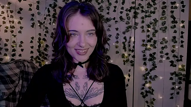 Snapshot of risha_laas chatting on 09.25.25 risha laas online show from 09.25.25