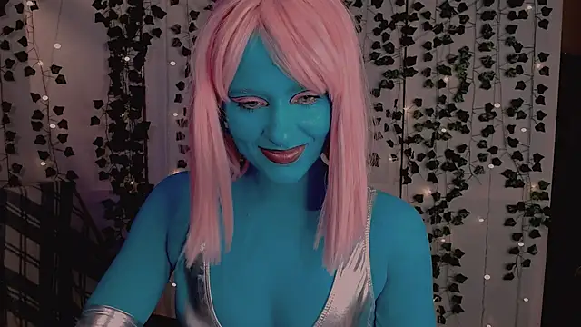 Snapshot of risha_laas chatting on 10.31.25 risha laas online show from 10.31.25